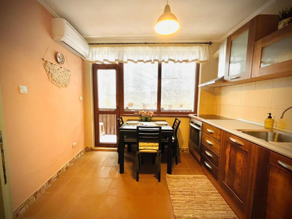 The Green Guest House-Amazing View, Top Location, Entire House Apartment
